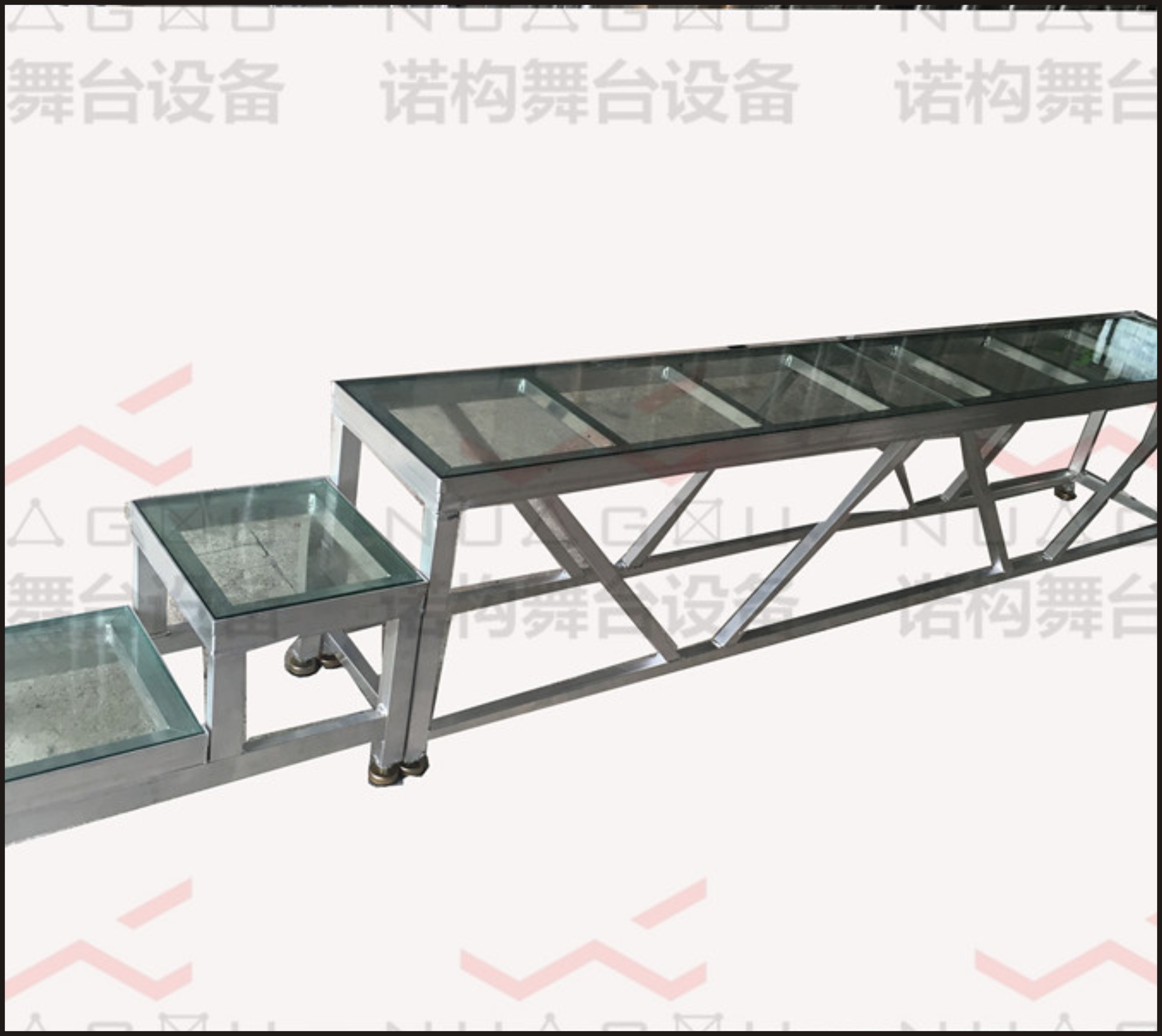 W005铝合金玻璃舞台